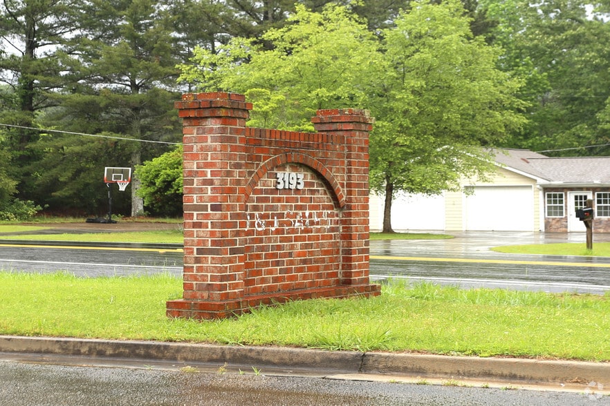 More Photos Of 3193 Lower Union Hill Rd, Canton Distribution For Lease