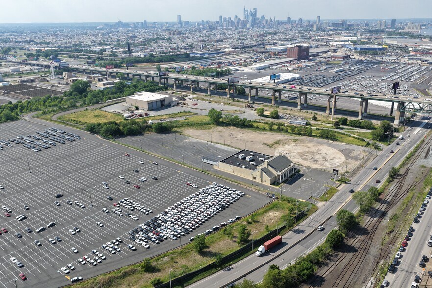 More Photos Of 2904-6 S Christopher Columbus blvd, Philadelphia Warehouse For Lease