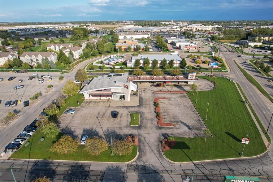 More Photos Of 608 W Town Center Blvd, Champaign Restaurant For Sale