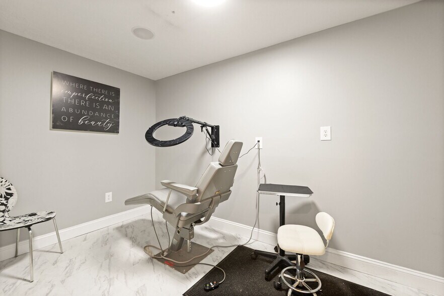 More Photos Of 4418 Main St, Clay City Flex For Sale