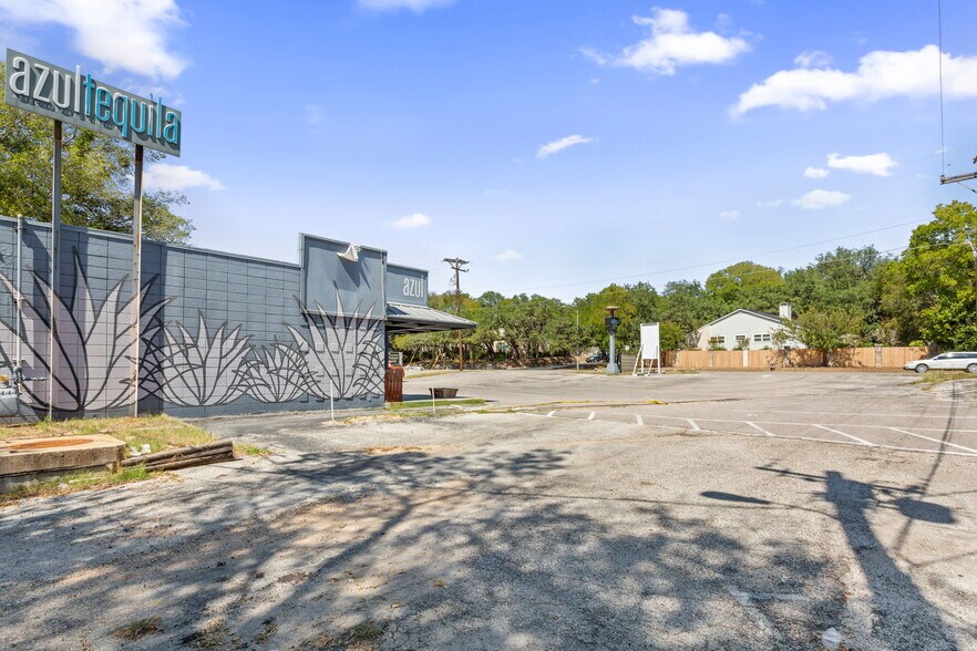 More Photos Of 3815 Dry Creek Dr, Austin Restaurant For Sale