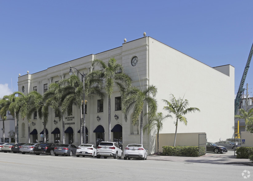 Primary Photo Of 4119 Ponce De Leon, Coral Gables Loft Creative Space For Lease