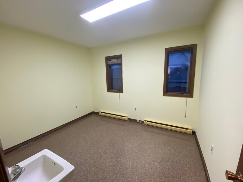 More Photos Of 2949 Elmwood Ave, Buffalo Medical For Lease