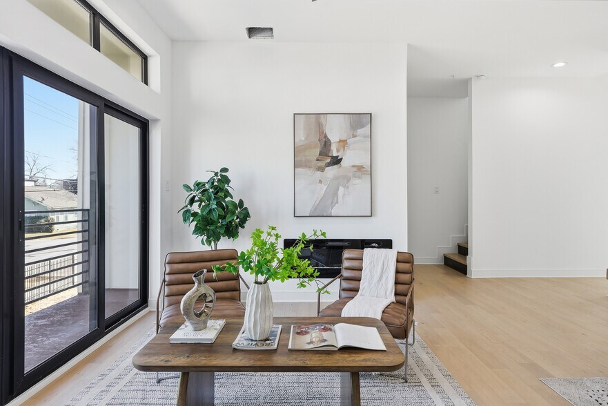 More Photos Of 2631 Kirby st, Dallas Multifamily For Sale