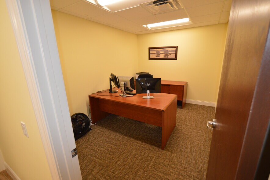 More Photos Of 1232-1238 N University Dr, Plantation Office For Lease