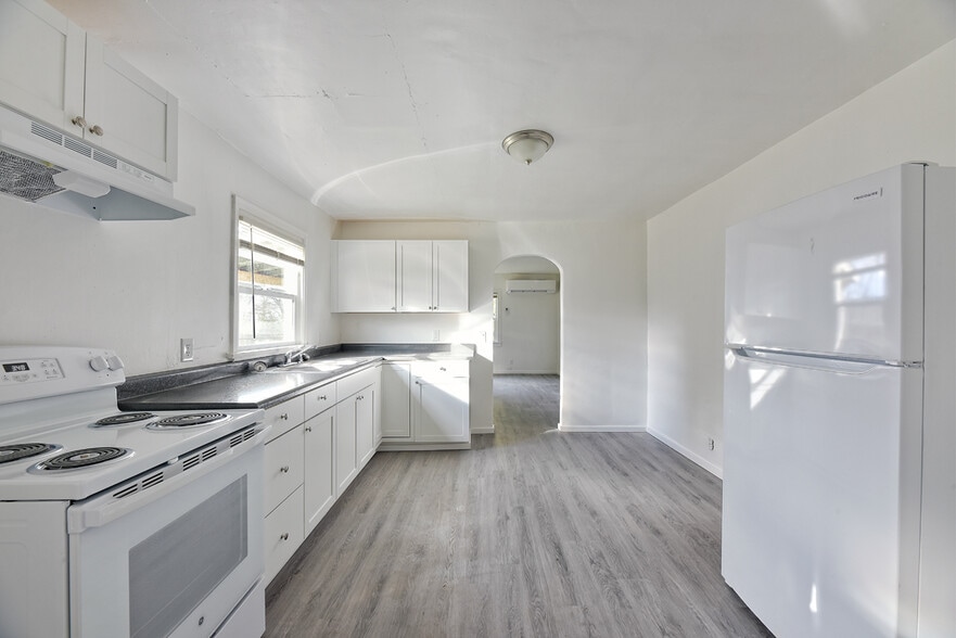 More Photos Of 1808 Spring St, Medford Apartments For Sale