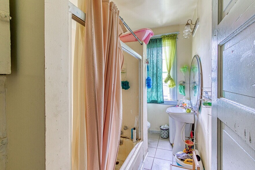 More Photos Of 423 W Grand Blvd, Detroit Apartments For Sale