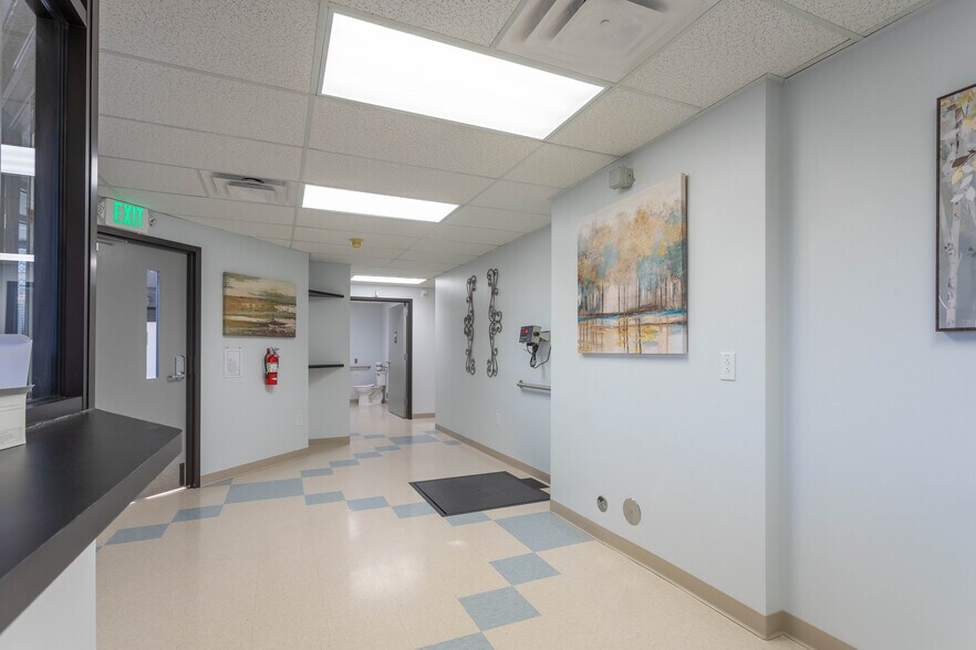 More Photos Of 730 Highland Oaks Dr, Winston-Salem Medical For Sale
