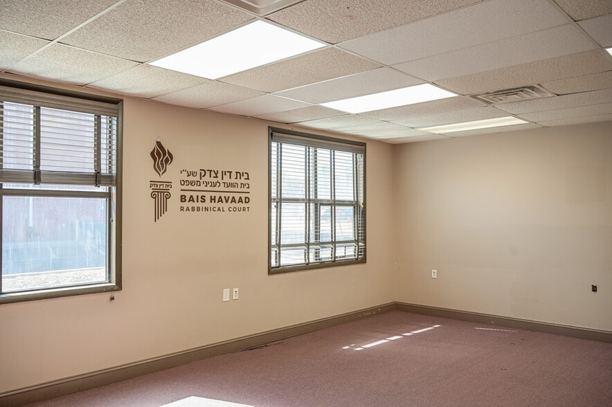 More Photos Of 105 River Ave, Lakewood Office For Lease