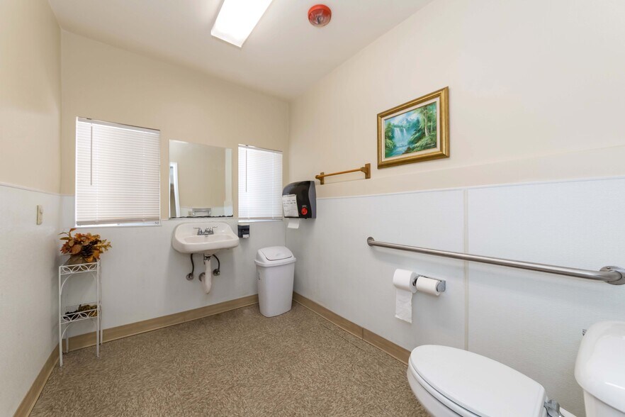 More Photos Of 1555 W Commonwealth Ave, Fullerton Office For Sale