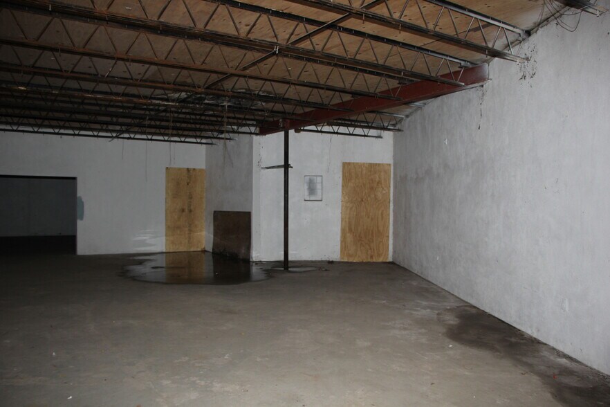 More Photos Of , North Fort Myers General Retail For Sale