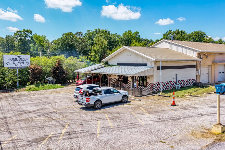 More Photos Of 1358 W Main St, Forest City Warehouse For Sale
