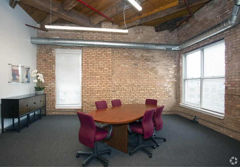 More Photos Of 1820 W Webster Ave, Chicago Office For Sale