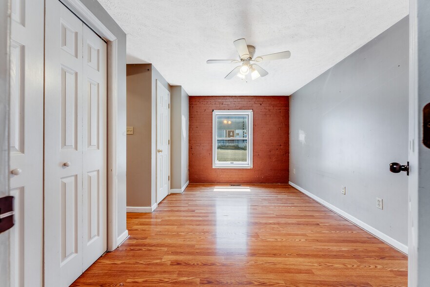 More Photos Of 214 Wall St, Morgantown Apartments For Sale