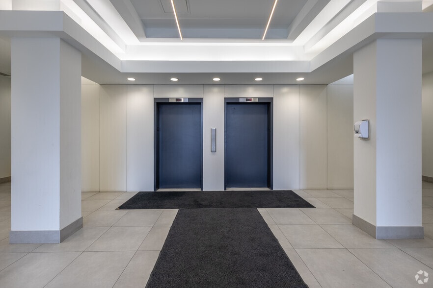 More Photos Of 1121 Centre St NW, Calgary Office For Lease