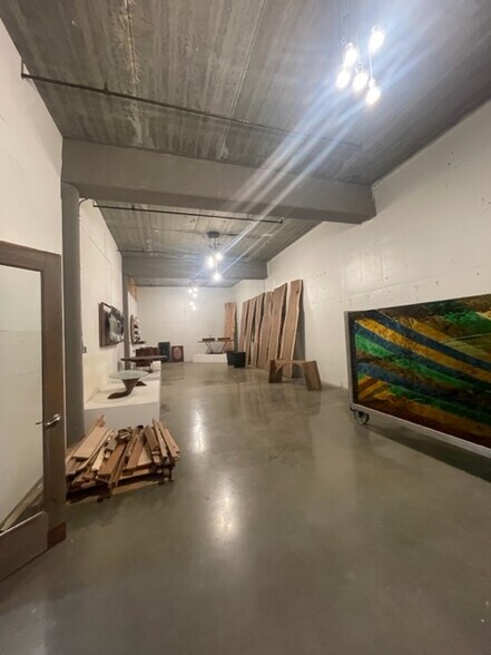 More Photos Of 6327 W Marginal Way SW, Seattle Warehouse For Sale