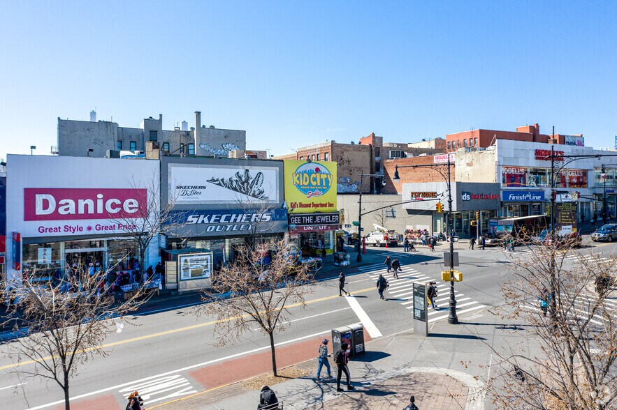300304 E Fordham Rd, Bronx, NY 10458 Retail For Lease