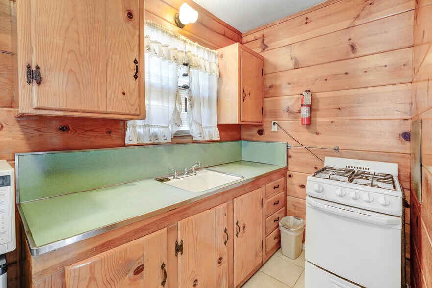 More Photos Of 1054-1098 State Highway 2, Wrightwood Hospitality For Sale