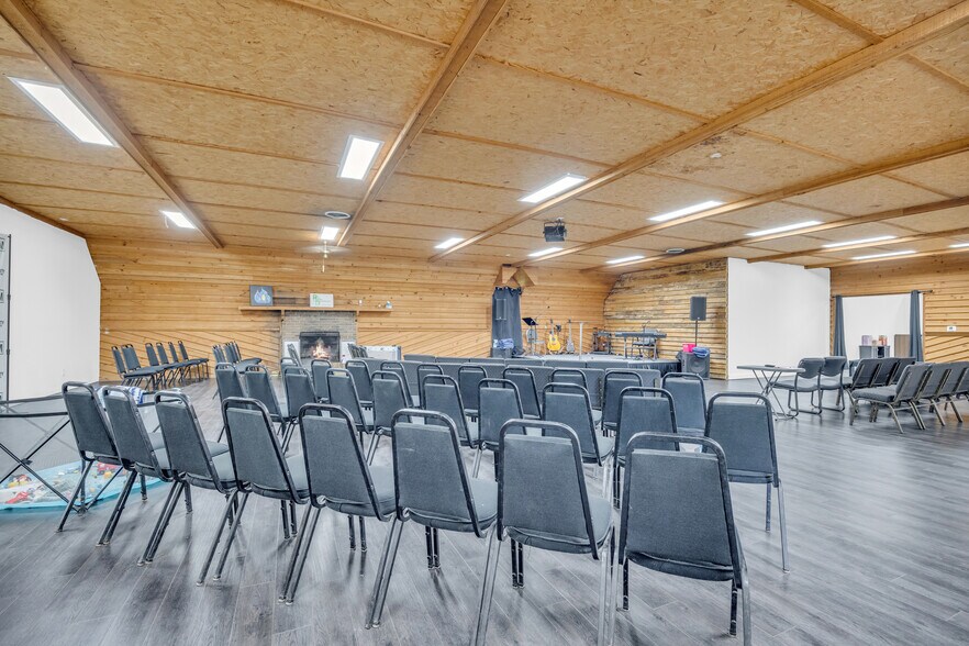 More Photos Of 252 Komplex Dr, Carnesville Warehouse For Sale