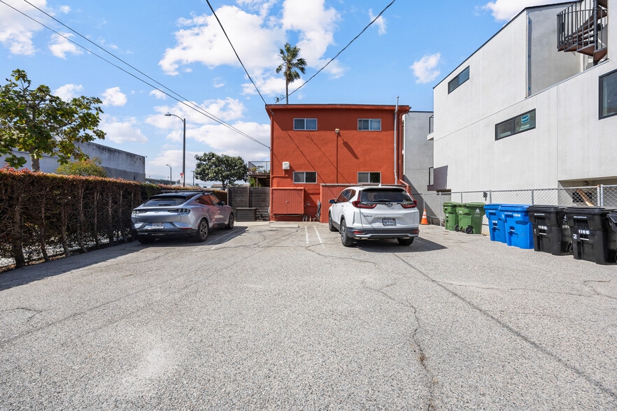 More Photos Of 502 Westminster ave, Venice Apartments For Sale
