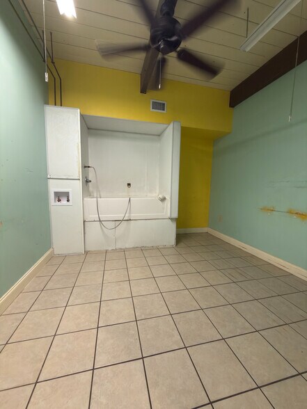 More Photos Of 1334 13th St, Columbus Freestanding For Lease