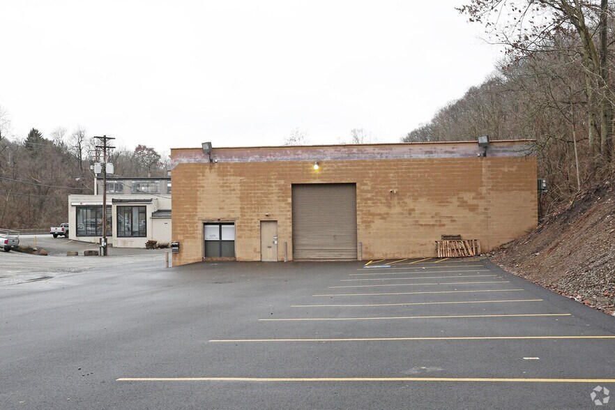 More Photos Of 1301-1371 Saw Mill Run Blvd, Pittsburgh Warehouse For Lease