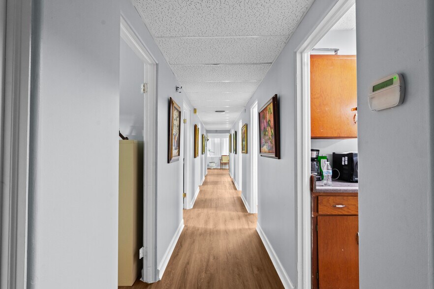 More Photos Of 5801-5841 Dahlia Dr, Orlando Office For Sale