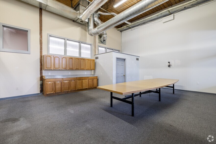 More Photos Of 10 Cordage Park, Plymouth Unknown For Lease