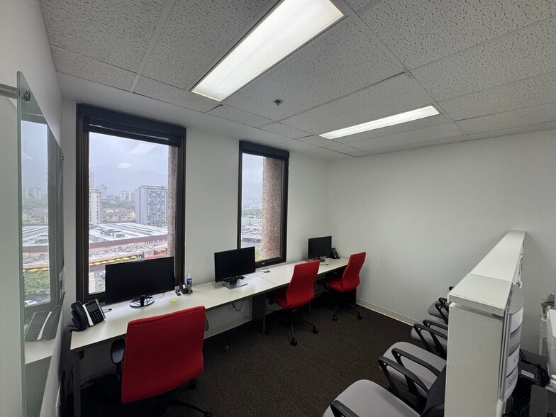 More Photos Of 1600 Kapiolani Blvd, Honolulu Office For Lease