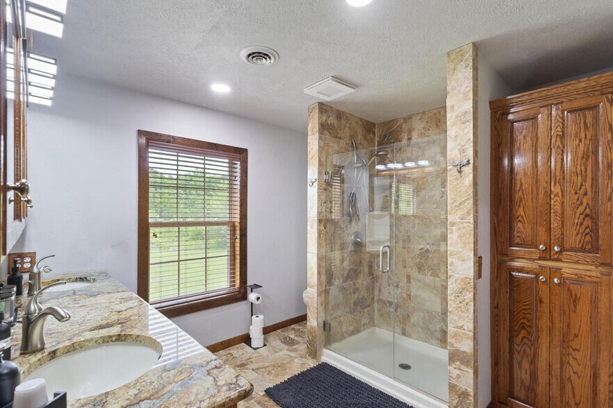 More Photos Of 19824 State Highway 112, Cassville Apartments For Sale