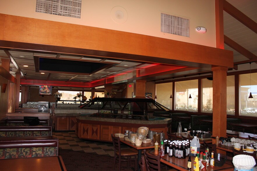 More Photos Of 44430 20th St W, Lancaster Restaurant For Lease
