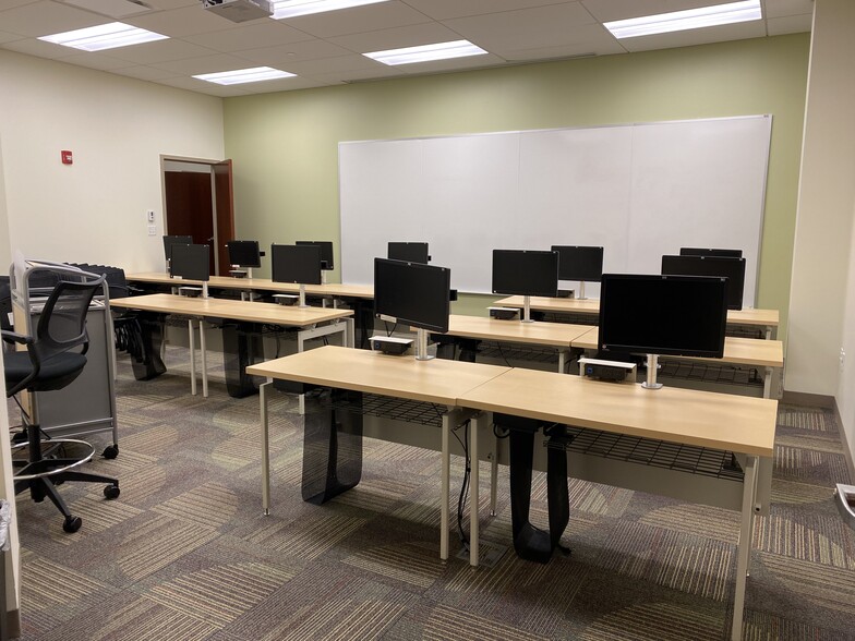 More Photos Of 200 Tracy Way, Charleston Medical For Sale