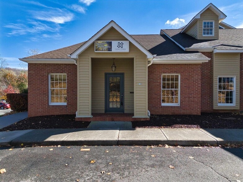 Primary Photo Of 2001 S Main St, Blacksburg Medical For Lease