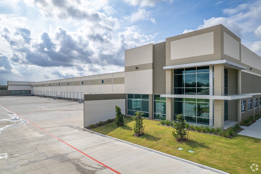 More Photos Of Beltway 8 @ JFK Blvd, Houston Unknown For Lease