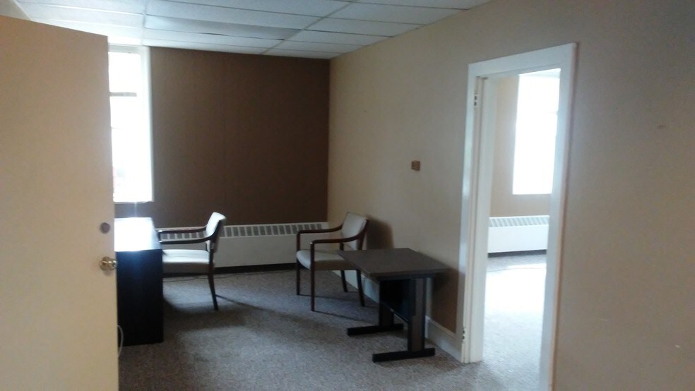 More Photos Of 12 Main St, Essex Office For Lease