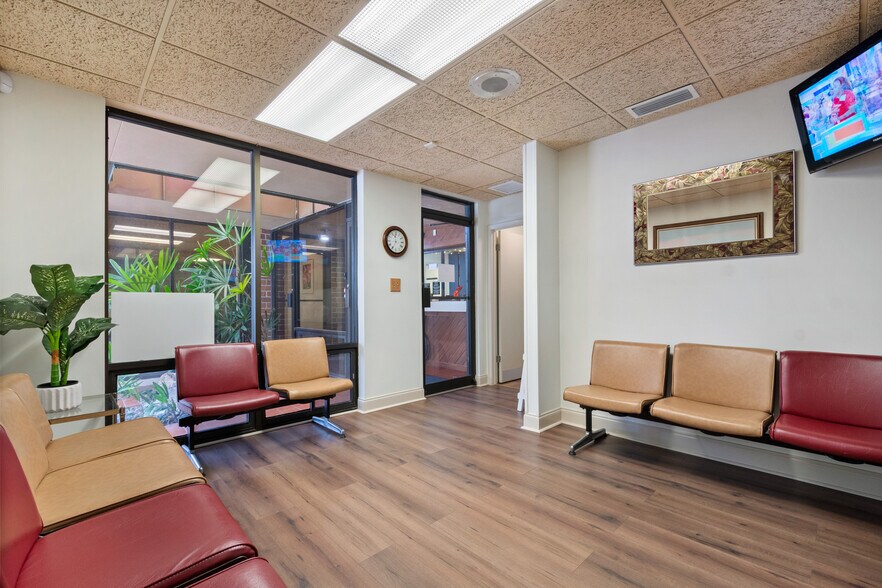 More Photos Of 3027 Aloma Ave, Winter Park Medical For Lease