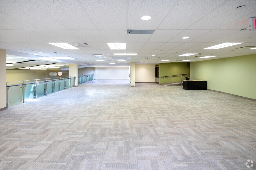 More Photos Of 600 Weber St N, Waterloo Office For Lease