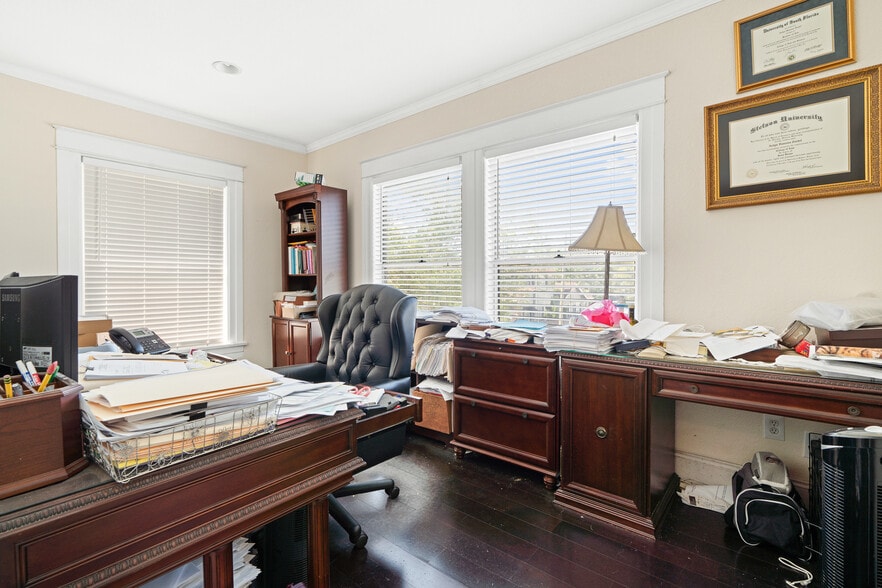 More Photos Of 1902 W Cass St, Tampa Office For Sale
