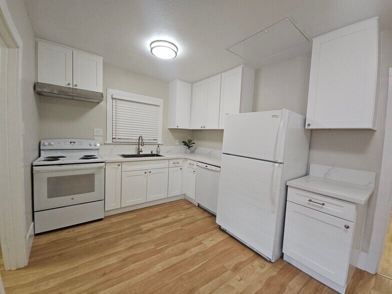 More Photos Of 2017 30th St, Sacramento Apartments For Sale