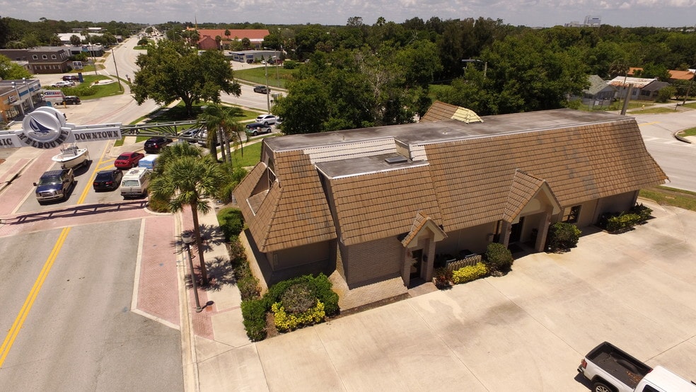 More Photos Of 300 E New Haven Ave, Melbourne Office For Sale