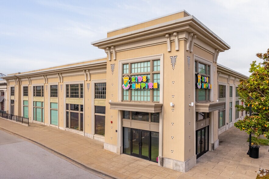 More Photos Of 245 Cedar Sage Dr, Garland Unknown For Lease