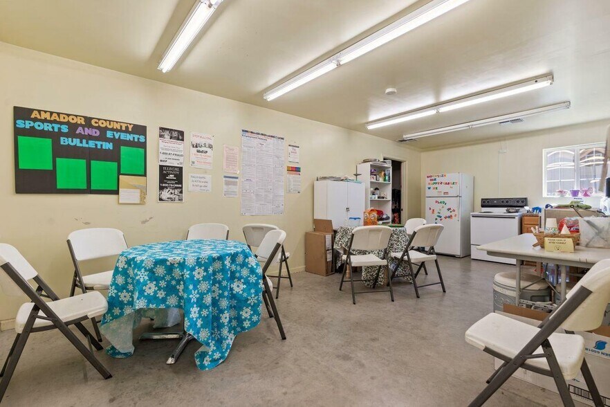 More Photos Of 217 W Jackson St, Ione Storefront Retail Office For Sale