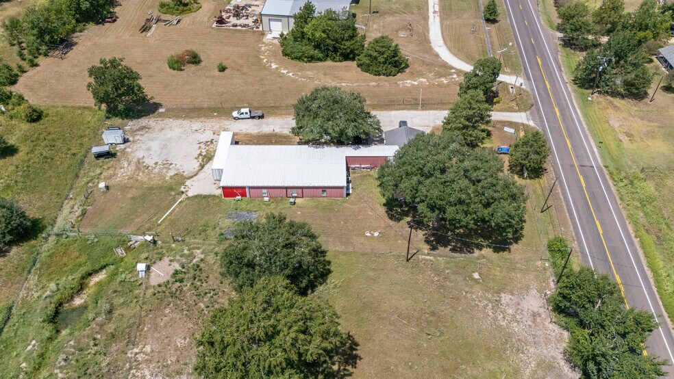 More Photos Of 9772 FM 1696 Rd, Bedias Storefront For Sale