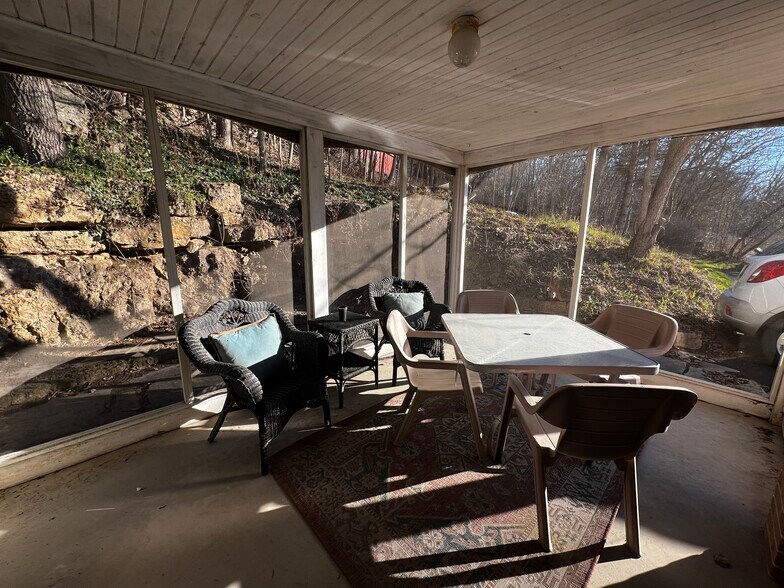 More Photos Of 809 Spring St, Galena Specialty For Sale