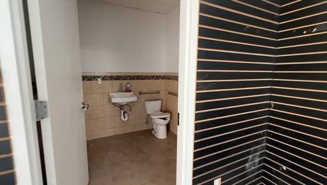 Primary Photo Of 411 Jericho Tpke, New Hyde Park Storefront Retail Office For Lease