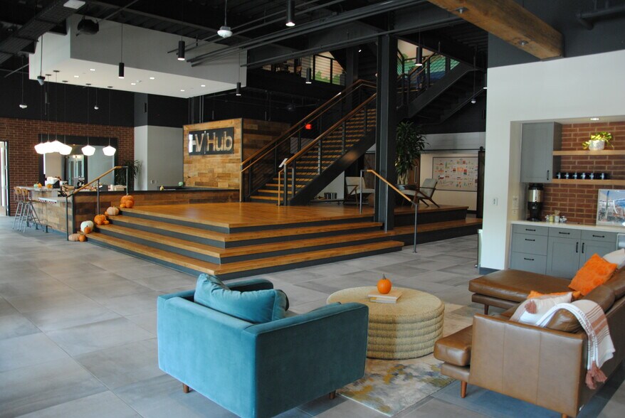 More Photos Of 300 E Davis St, McKinney Coworking Space