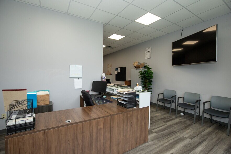 More Photos Of 311 Corporate Dr, Shelbyville Warehouse For Sale