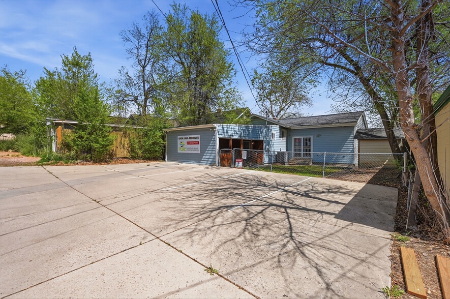 More Photos Of 2553 Sheridan Blvd, Edgewater General Retail For Sale