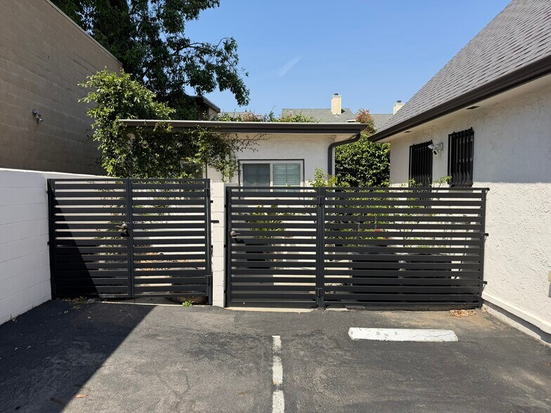 More Photos Of 1191 E Walnut St, Pasadena Office Residential For Lease