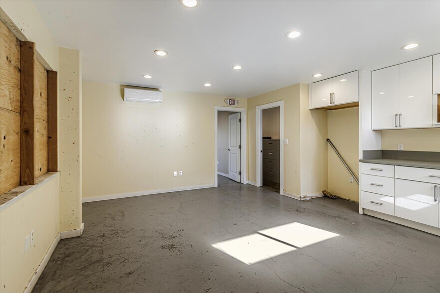 More Photos Of 1356 S 50th St, Richmond Warehouse For Sale